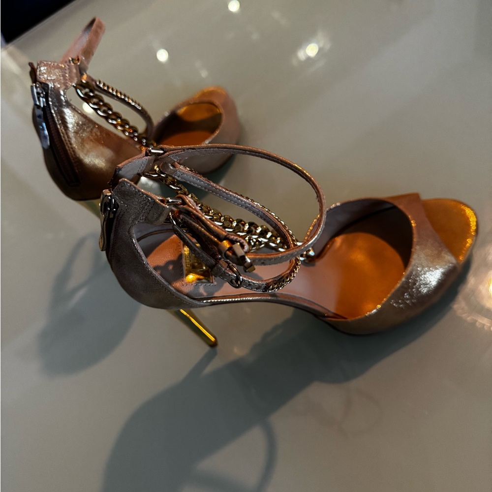 Guess by Marciano Gold Stiletto Heels - Picture 5 of 8